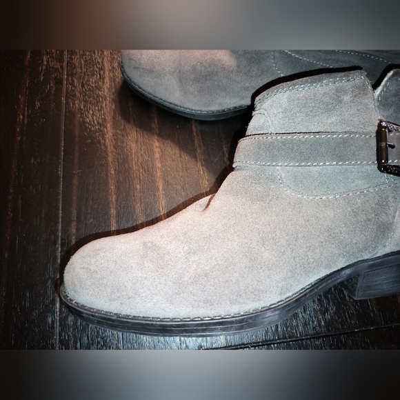 Ivanka Trump Grey Genuine Suede & Shearling Ankle Boots Size 8.5 M Women's - Picture 6 of 14
